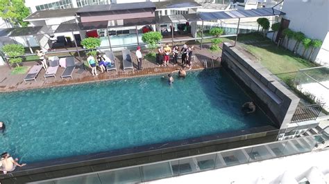 Upper view regalia hotel formerly known as regalia suites & residences, kuala lumpur, is not just an embodiment of authentic city lifestyle. Infinity pool Regalia residence kuala lumpur - YouTube