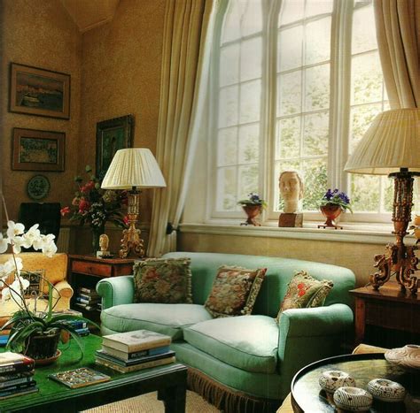 Feminine English Country Rooms English Country Sitting Room Cottage