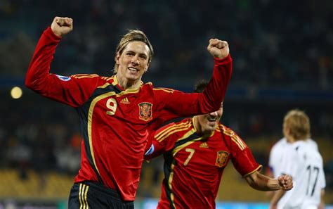 Born 20 march 1984) is a spanish former professional footballer who played as a striker. Fernando Torres