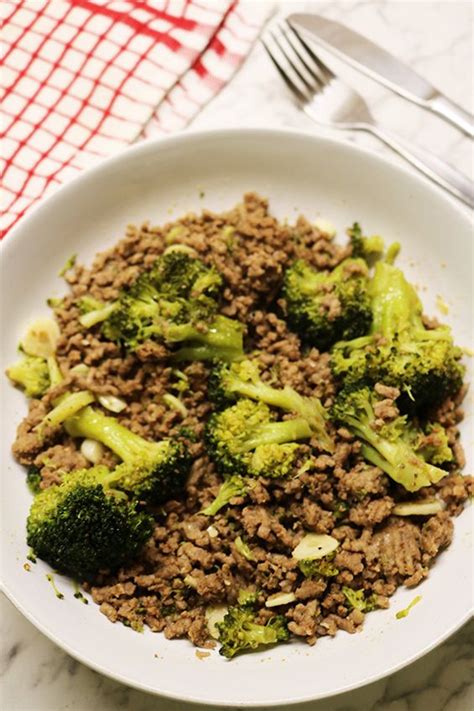 Add broccoli and let simmer until broccoli is cooked though and sauce is reduced by half, about 5 minutes. Crockpot Keto Ground Beef & Broccoli | Easy Low Carb ...