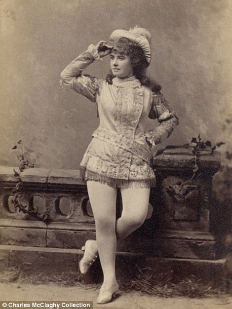 Photos Reveal Scandalous Burlesque Dancers Of The 1890s Daily Mail