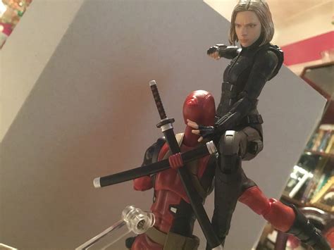 Deadpool Vs Black Widow Actionfigures
