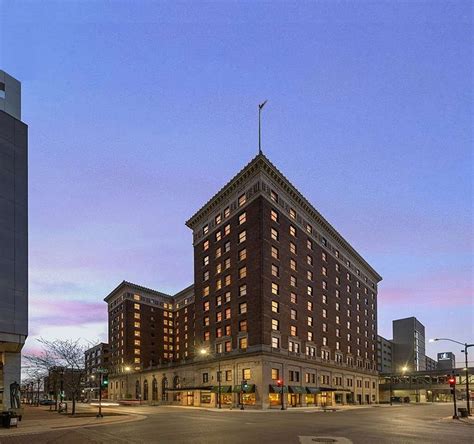 Hotel Fort Des Moines Curio Collection By Hilton 118 ̶1̶2̶7̶