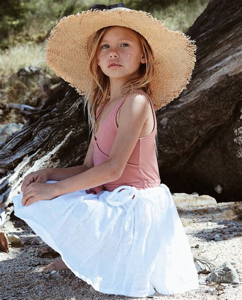Meet Lola Beautiful Child Model For Kids Clothing And Fashion