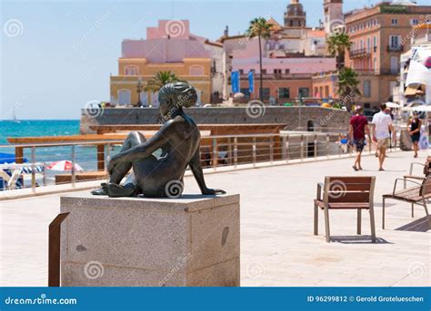 Sitges Catalunya Spain June Sculpture Of A Naked Woman On