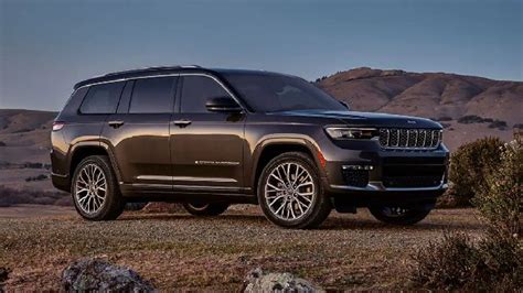 2024 Jeep Grand Cherokee Ready For Minor Facelift