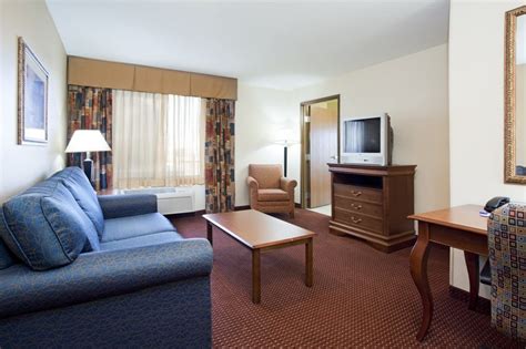 Our studio suite sleeps up to 8 and offers a kitchenette! Holiday Inn Express Hotel & Suites - Airport / East (Salt ...
