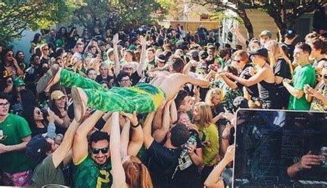 College Students Reveal Their Craziest Drunk Party Moments