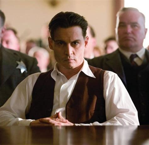 Il film sarà trasmesso sul canale 20 del digitale terrestre a partire dalle 21.04. "Public Enemies": Als Gangster ist Johnny Depp zu ...