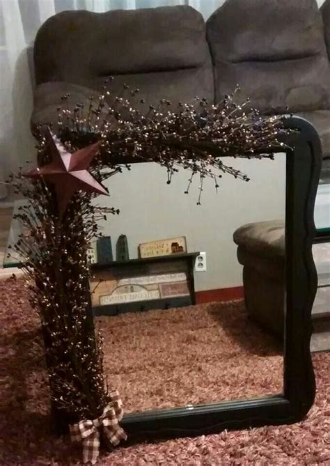 We specialize in primitives, handmade primitive home decor, handmade country home decor, handmade primitive wood signs, wood decor for all of your primitive and country decorating decor. Mirror with pip berries and stars | Primitive decorating ...