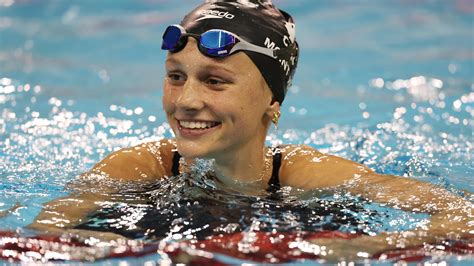 Summer Mcintosh Leads Canadian Sweep Of M Individual Medley Cbc Ca