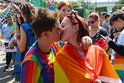 Thousands Join Pride Event In Hungary As LGBTQ People Face Growing Hostility WSVN News