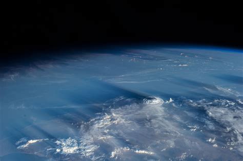 Watch Stunning Live Nasa Feed Of Earth From Space National Geographic