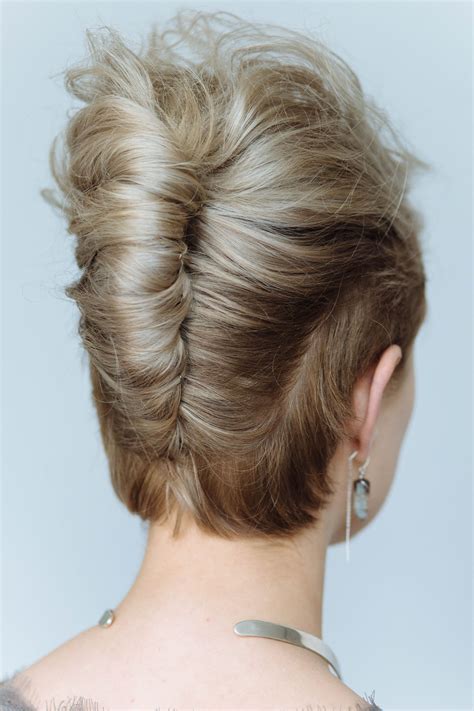 10 French Twist Vintage Hairstyles Fashion Style