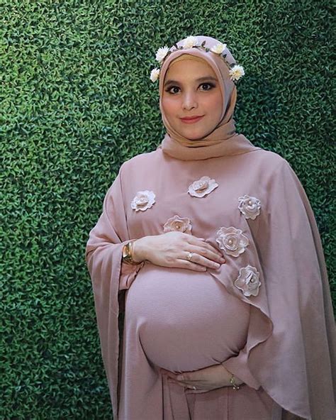 Pretty Pregnant Pregnant Mother Muslim Girls Photos Girl Photos