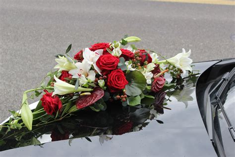 Check spelling or type a new query. Autoschmuck rot weiss auf schwarzem Auto | Autoschmuck ...