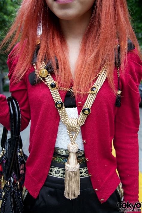 Orange Haired Girls Murua Fashion And Tassel Necklace In Shinjuku