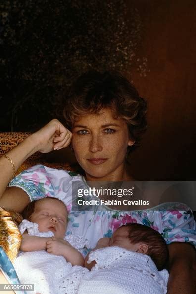 Marlene Jobert And Her Twin Daughters Eva Green Joy Green Foto Jornalística Getty Images