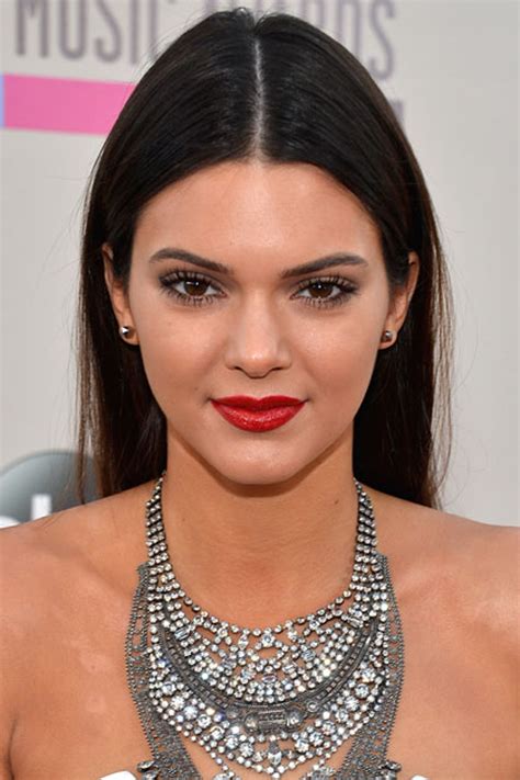 Kendall Jenners Best Red Carpet Hair And Makeup Looks Teen Vogue