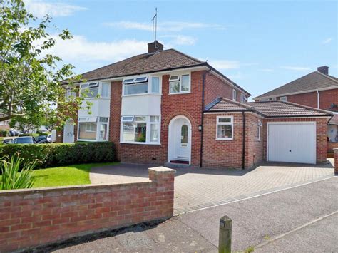 Pinhill Road Banbury 3 Bed Semi Detached House £325000