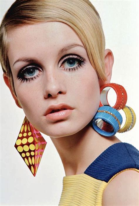 Pin By Ilka Kmohan On Retrô Retro Makeup Twiggy 1960s Makeup