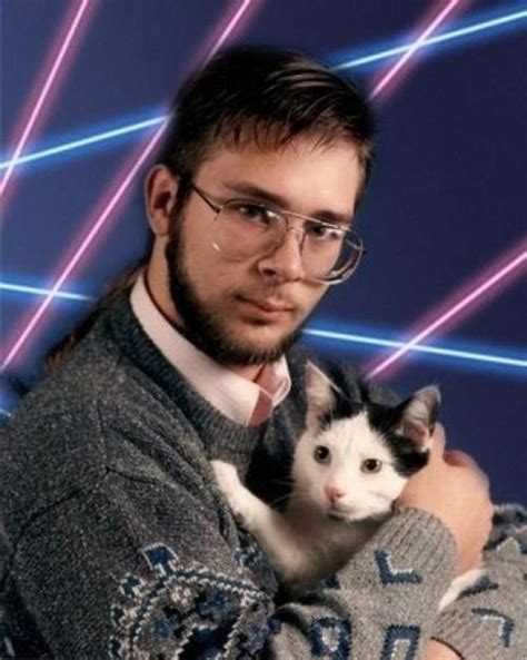 21 Hilarious Photos Of Men And Cats That Will Make You Cringe