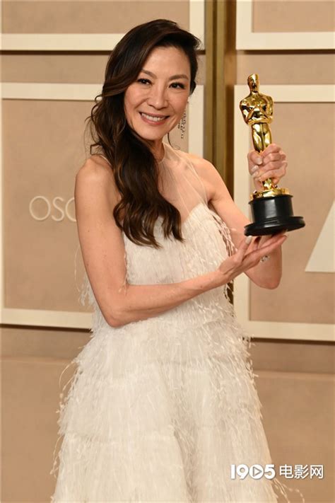 Make History Michelle Yeoh Becomes The First Asian American Best