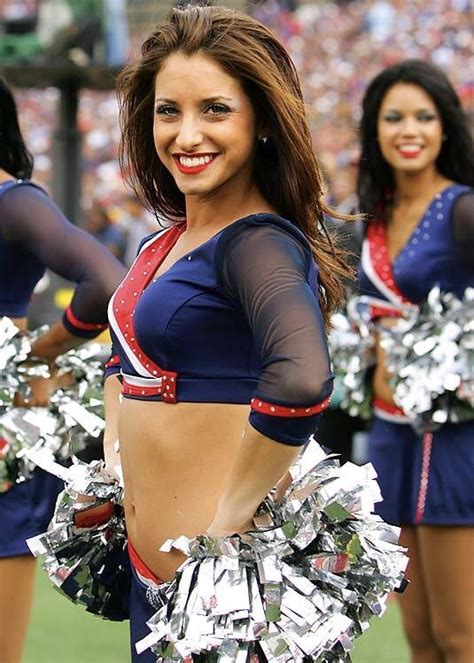 Pin By Eric Dyar On Sports Professional Cheerleaders Hottest Nfl
