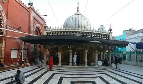 Hazrat Nizamuddin Aulia Dargah In Delhi India Reviews Best Time To