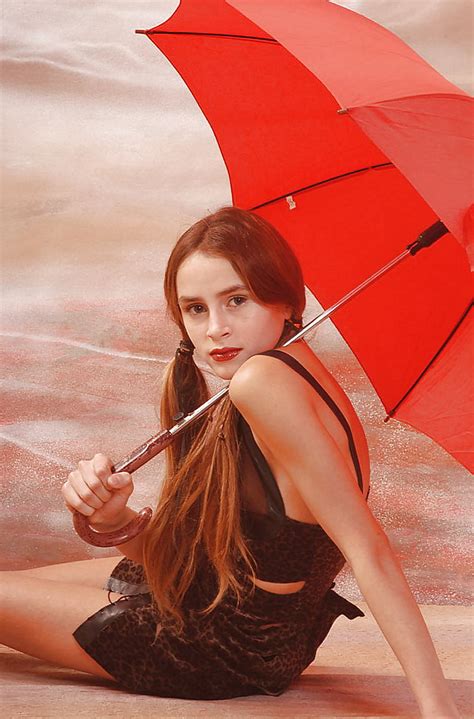 Skinny Jana Posing With An Umbrella Photo X Vid Com
