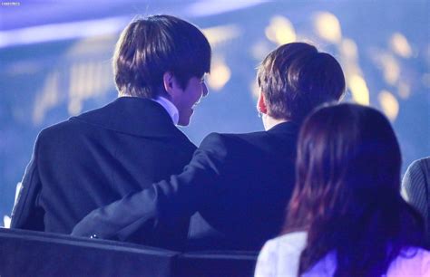 daily taekook memories ੈ ‧ on twitter 🐻 you re beautiful don t we look good together 🎶
