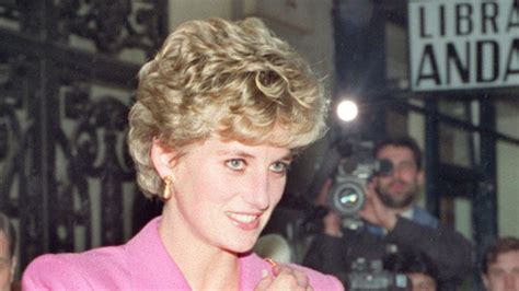 The Reason Princess Diana Stopped Wearing Blue Eyeliner