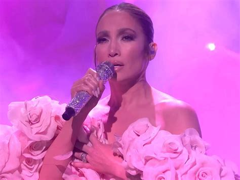 Jennifer Lopez Rocks 2 Statement Looks During “saturday Night Live ”is