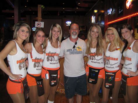 Hooters Sioux Falls Sd