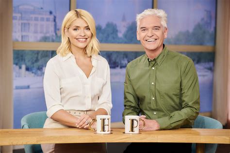 Graham Norton Defends Holly Willoughby And Phillip Schofield Over Queue Gate