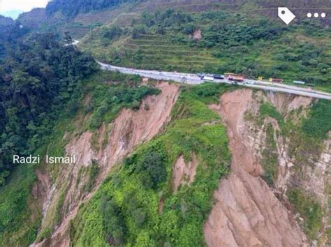 Free online translation from french, russian, spanish, german, italian and a number of other languages into english and back, dictionary with transcription, pronunciation, and examples of usage. Ibarat Bom Jangka! Gambar Drone Buktikan Hakisan Bukit ...