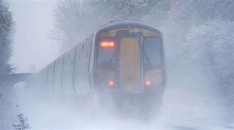 Uk Weather Britain Braces For Snow Chaos As Up To 5cm To Blanket Roads