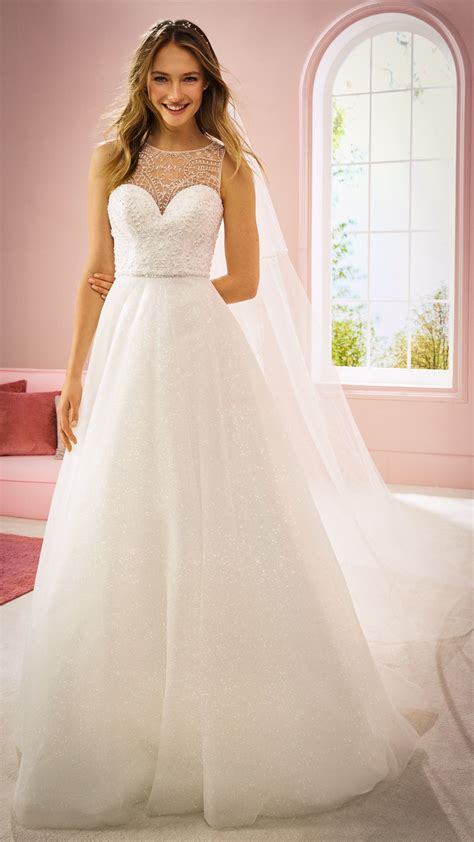 Hochwertige hochzeitskleider in großer auswahl an brautkleider brautjungfernkleider,blumenmädchenkleider und mehr modische hochzeitsmode. Neue Brautkleider für 2020 :: White One (mit Bildern ...