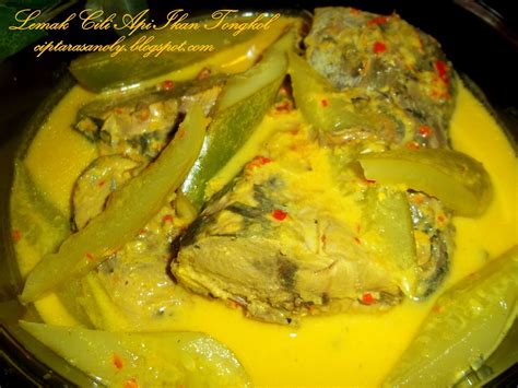 Orang johor memang sebut ikan ini sebagai nama ikan tongkol. CiptaRasa Noly: LEMAK CILI API IKAN TONGKOL