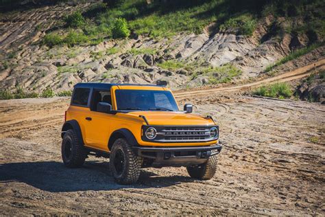 The Two Door 2021 Ford Bronco Has The Jeep Wrangler In Its Sights Cnet