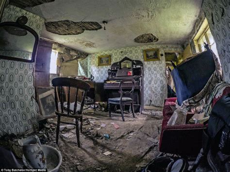 Home Abandoned In 1950s Is Still Filled With Food And Belongings Of