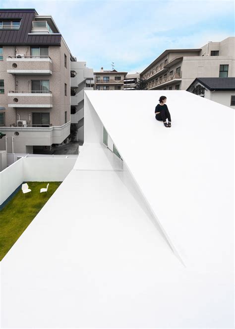 Takashi Yamaguchi Designs House In Japan Based On A Möbius Loop