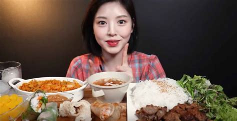 Mukbang The Latest Viral Korean Food Trend Koreatravelpost