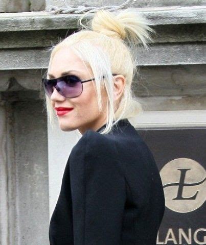 Gwen Stefani Trendy Chignon Hairstyle For Medium Hair Pop Haircuts