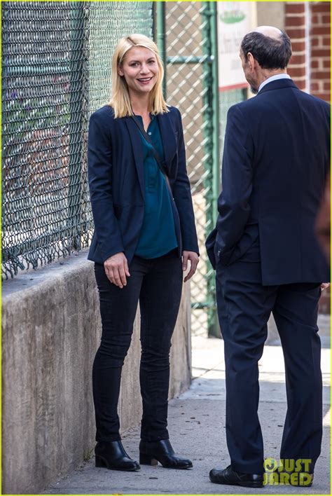 Claire Danes Shoots Homeland Scenes With Her New On Screen Daughter Homeland Photo 39918402