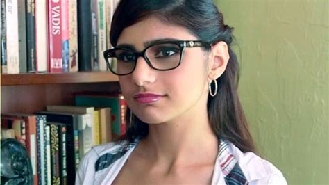 Mia Khalifa Sorprende A Sus Seguidores Con Curioso Video En Snapchat