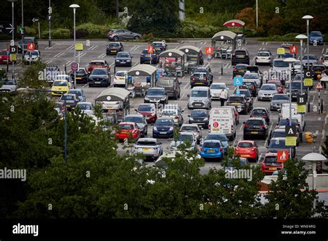 Busy Crowded Car Park Hi Res Stock Photography And Images Alamy