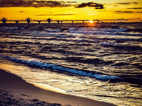 Zachód Słońca Nad Miedzyzdroje Filar Morze Bałtyckie Polska Obraz