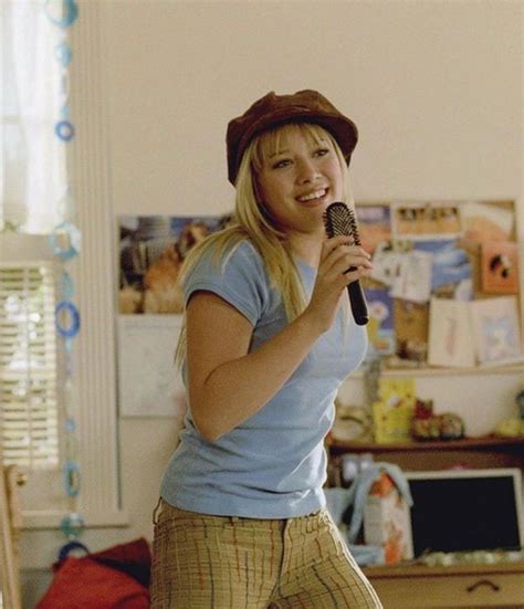 hilary duff the duff lizzie mcguire cast lizzie mcguire outfits dvd sleeves twentysomething