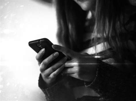 Motivations For Sexting Can Be Complicated Ua Researcher Says